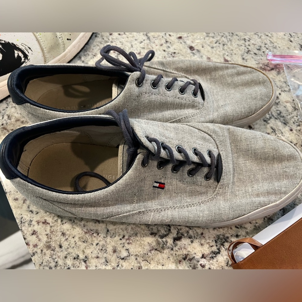 Reduced Men’s Tommy Hilfiger size 11 great condition